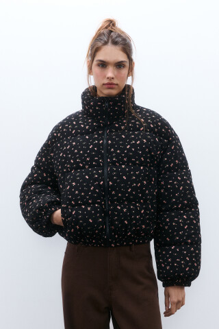 Куртка стеганая с цветочным принтом — фото 2