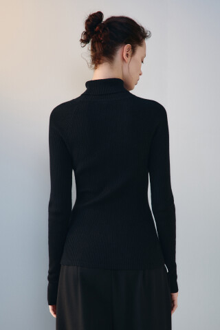 Водолазка вискозная в рубчик — фото 3