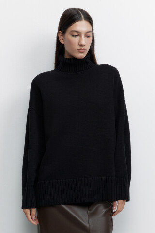 Свитер SWEATER свободный с боковыми разрезами — фото 2