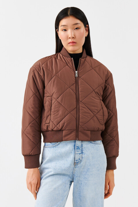 Куртка-бомбер стеганая утепленная