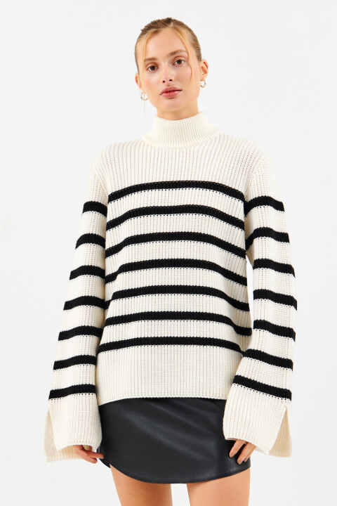 

Свитер oversize с разрезами на рукавах, Белый, Свитер oversize с разрезами на рукавах
