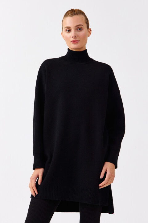 Платье-свитер oversize тонкой вязки