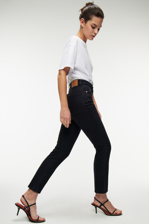 Брюки джинсовые женские befree черного цвета