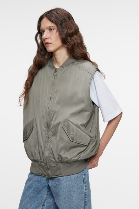 

Жилет-бомбер oversize утепленный, Зеленый, Жилет-бомбер oversize утепленный