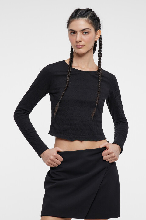 

Лонгслив облегающий укороченный с волнистыми краями, Черный, Лонгслив облегающий укороченный с волнистыми краями