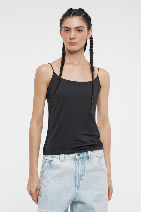 

Топ-майка облегающий гладкий на тонких бретелях, Черный, Топ-майка облегающий гладкий на тонких бретелях