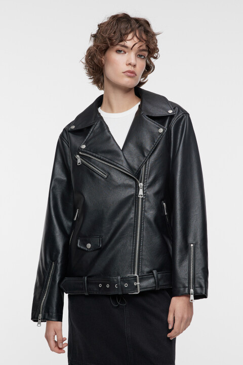 

Куртка-косуха свободная кожаная с ремнем и заклепками, Черный, Куртка-косуха свободная кожаная с ремнем и заклепками