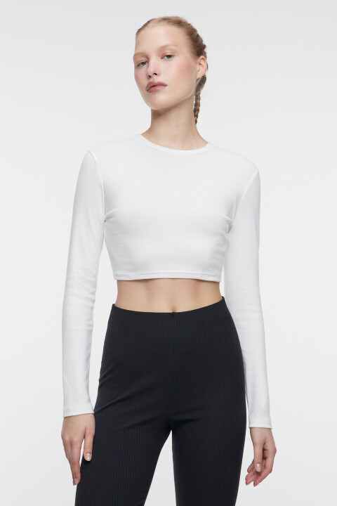 Лонгслив хлопковый укороченный в базовых цветах