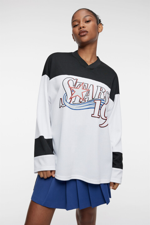 

Лонгслив oversize с принтом в хоккейном стиле, Черный, Лонгслив oversize с принтом в хоккейном стиле