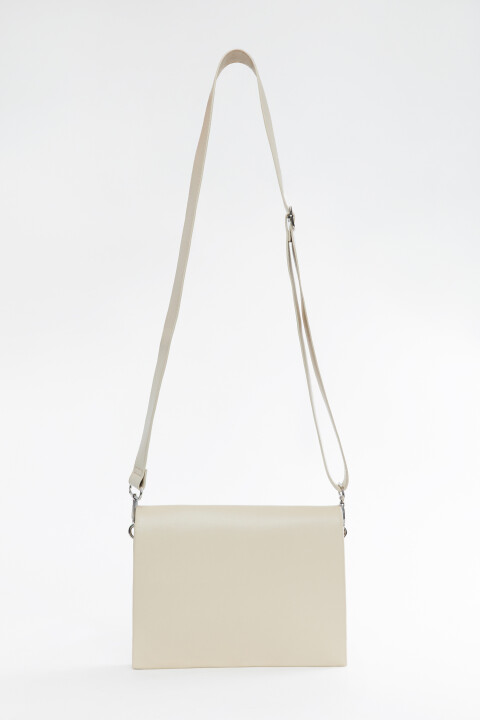 

Сумка-клатч плоская с широким ремнем, Бежевый, Сумка-клатч плоская с широким ремнем