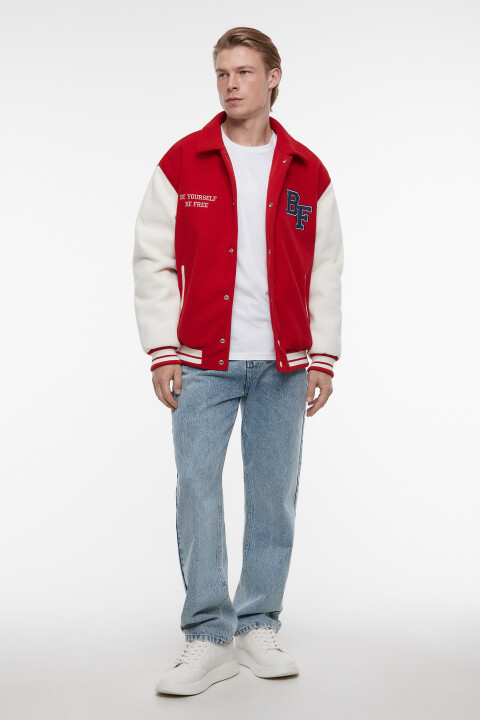 

Куртка-бомбер утепленная с отложным воротником и нашивками, Красный, Куртка-бомбер утепленная с отложным воротником и нашивками