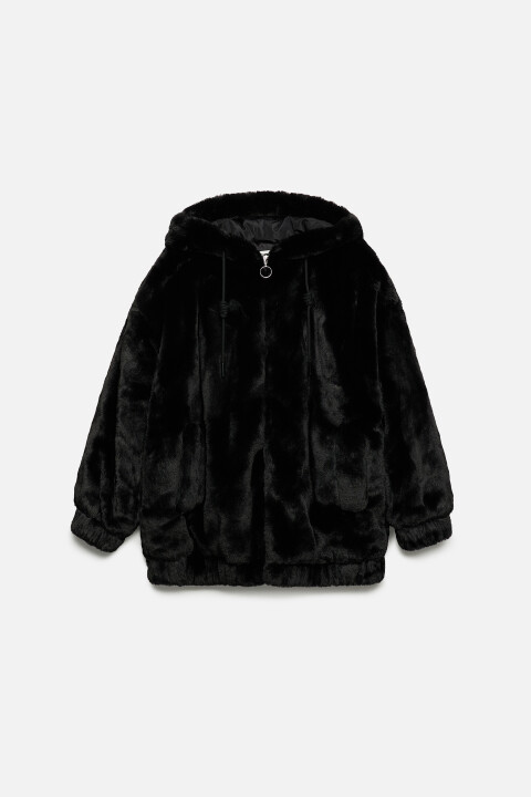 Шуба-бомбер короткая из экомеха с капюшоном