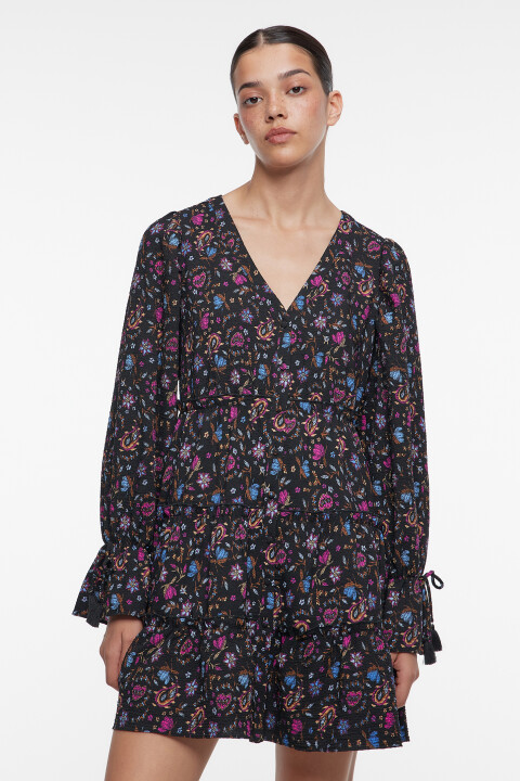 

Платье А-силуэта мини с кисточками на рукавах, Мультиколор, Платье А-силуэта мини с кисточками на рукавах