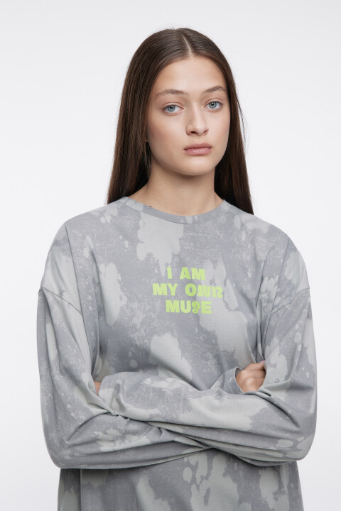 

Лонгслив oversize хлопковый с вареным эффектом и принтом, Голубой, Лонгслив oversize хлопковый с вареным эффектом и принтом
