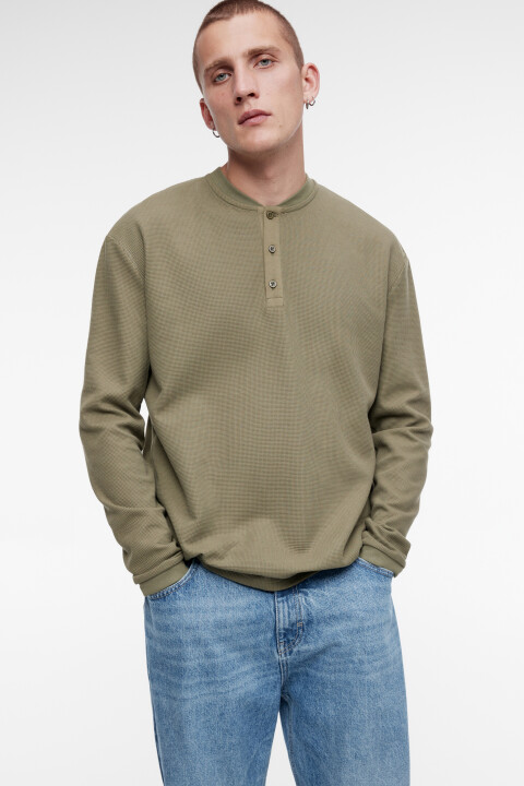 

Лонгслив oversize хлопковый с застежкой на груди, Зеленый, Лонгслив oversize хлопковый с застежкой на груди