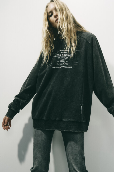 

Свитшот из футера со стиркой и принтом, Серый, Свитшот из футера со стиркой и принтом