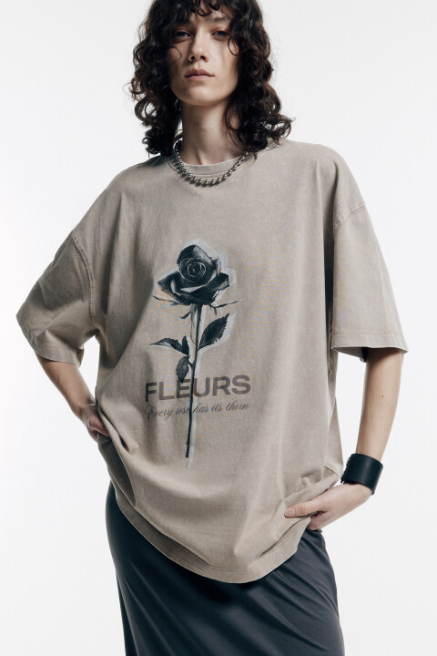 

Футболка oversize с вареным эффектом и принтом, Бежевый, Футболка oversize с вареным эффектом и принтом