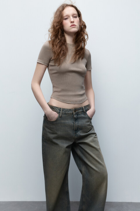 

Футболка slim в рубчик с вареным эффектом, Бежевый, Футболка slim в рубчик с вареным эффектом