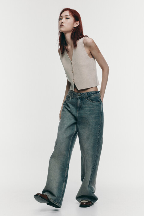 Жилет трикотажный на пуговицах