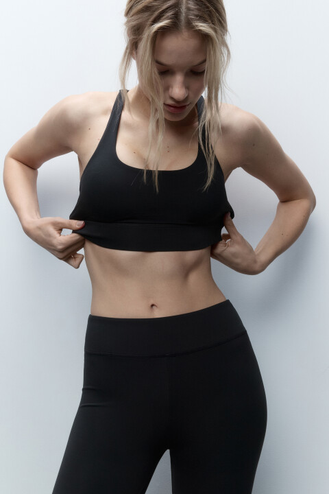 

Майка-топ спортивная с перекрещенными бретелями, Черный, Майка-топ спортивная с перекрещенными бретелями