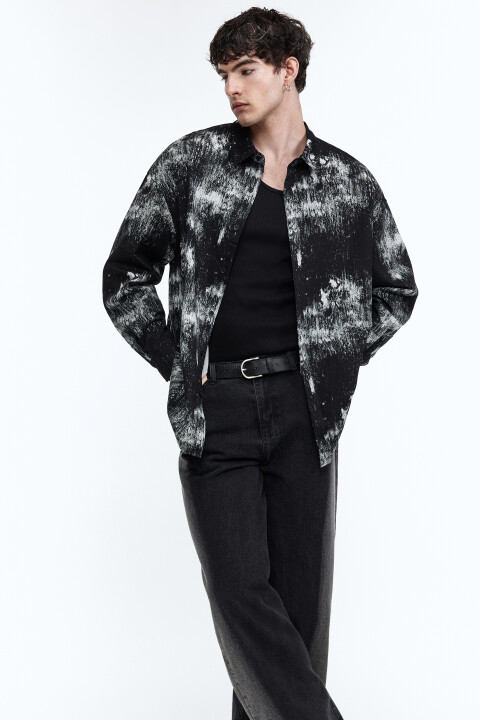 

Рубашка oversize с эффектом тай-дай и надписью, Черный, Рубашка oversize с эффектом тай-дай и надписью