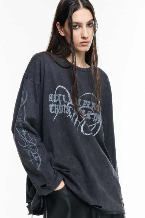

Лонгслив oversize рваный с принтом, Черный, Лонгслив oversize рваный с принтом