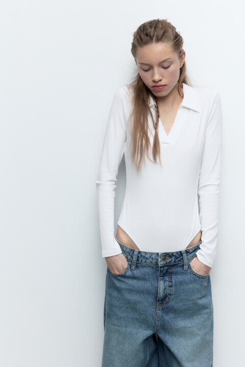 

Боди в рубчик с V-вырезом и отложным воротником, Белый, Боди в рубчик с V-вырезом и отложным воротником