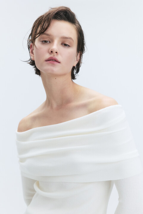 

Джемпер off-shoulders тонкой вязки, Молочный, Джемпер off-shoulders тонкой вязки