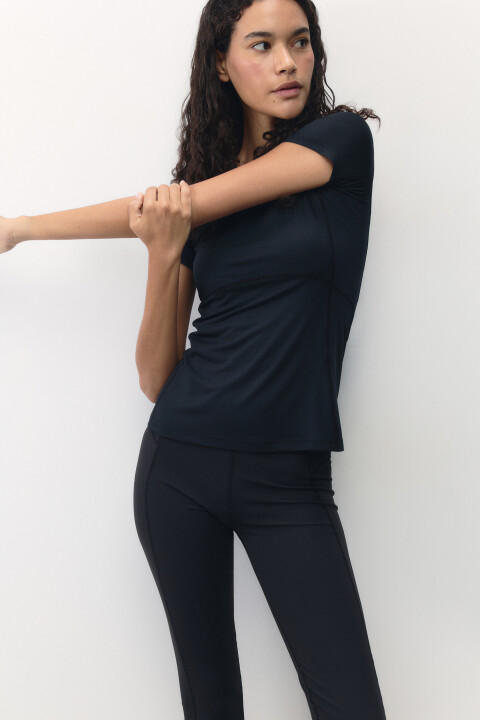 

Футболка спортивная из эластичной ткани, Черный, Футболка спортивная из эластичной ткани