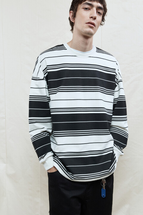 

Свитшот oversize с принтом в полоску, Черный, Свитшот oversize с принтом в полоску