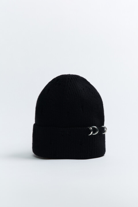 

Шапка-бини вязаная с металлическим пирсингом, Черный, Шапка-бини вязаная с металлическим пирсингом