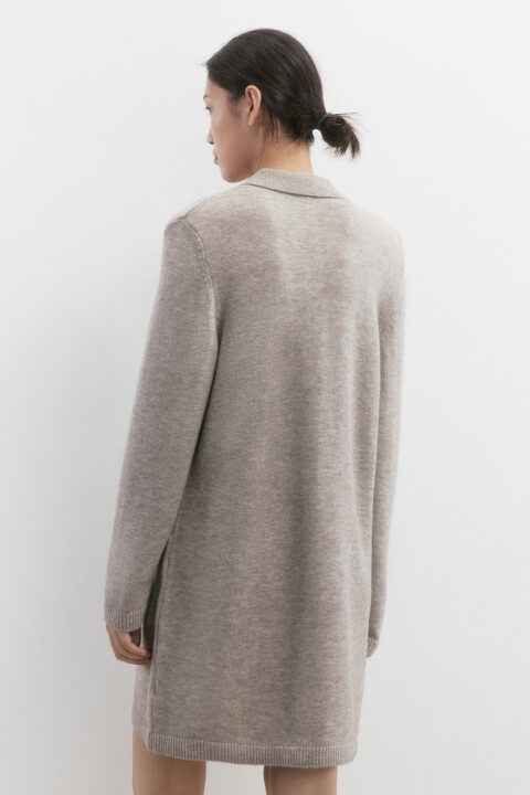 

Платье миди вязаное с воротником-поло, Бежевый, Платье миди вязаное с воротником-поло