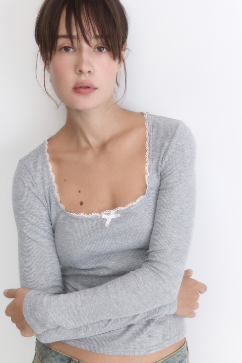 

Лонгслив в рубчик с вырезом-каре и кружевом, Серый, Лонгслив в рубчик с вырезом-каре и кружевом