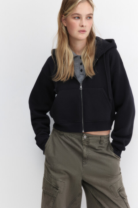 

Худи-зипка укороченная с начесом и капюшоном, Черный, Худи-зипка укороченная с начесом и капюшоном