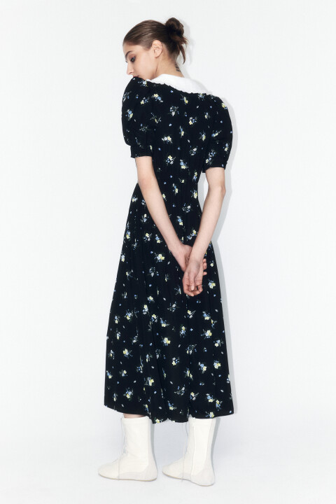 

Платье миди приталенное с белым воротничком, Черный, Платье миди приталенное с белым воротничком