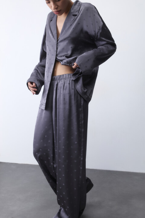 

Брюки домашние атласные с сердечками, Серый, Брюки домашние атласные с сердечками