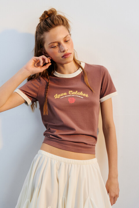 

Футболка с контрастной отделкой и принтом, Коричневый, Футболка с контрастной отделкой и принтом