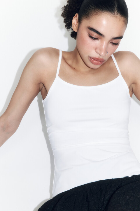 

Майка гладкая на тонких бретельках, Белый, Майка гладкая на тонких бретельках