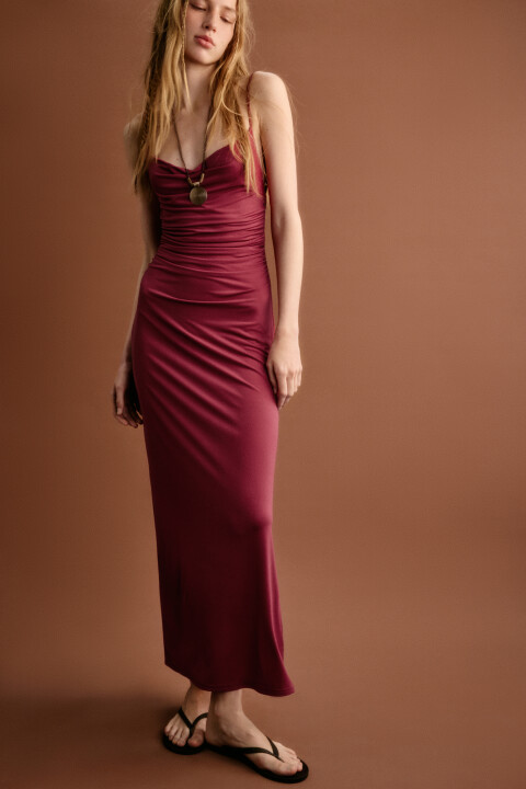 

Платье миди облегающее на тонких бретелях, Красный, Платье миди облегающее на тонких бретелях