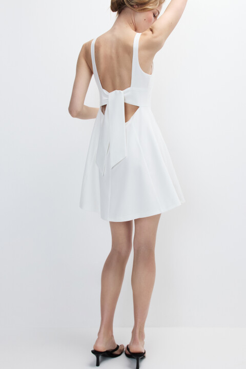 

Платье мини с бантом на спине, Белый, Платье мини с бантом на спине