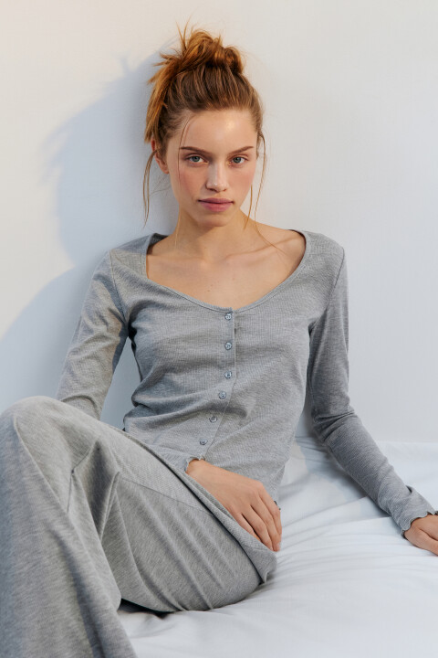 

Лонгслив домашний на пуговицах в рубчик, Серый, Лонгслив домашний на пуговицах в рубчик