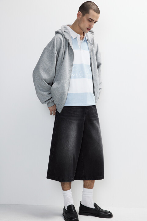 Шорты-бриджи джинсовые с вареным эффектом