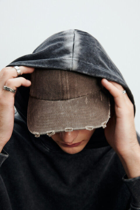 

Бейсболка рваная с патчем, Коричневый, Бейсболка рваная с патчем