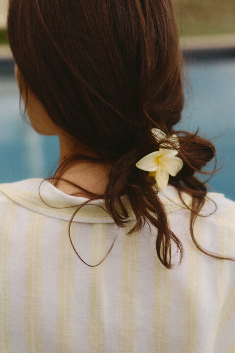 

Заколка-краб в виде цветка, Белый, Заколка-краб в виде цветка