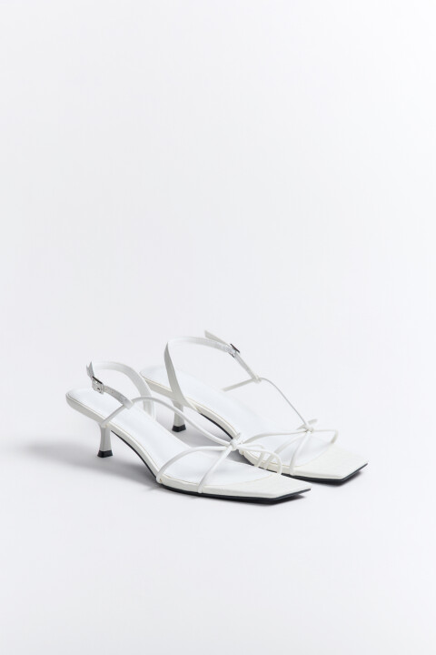 

Босоножки с тонкими ремешками, Белый, Босоножки с тонкими ремешками