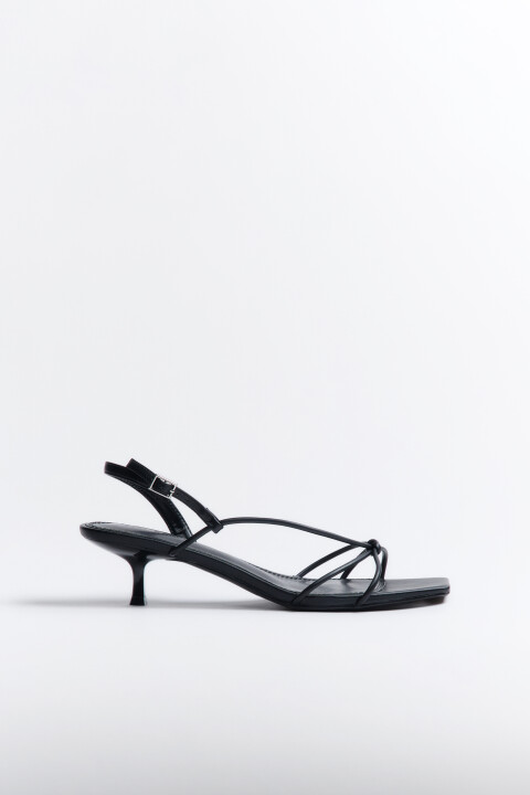 

Босоножки с тонкими ремешками, Черный, Босоножки с тонкими ремешками