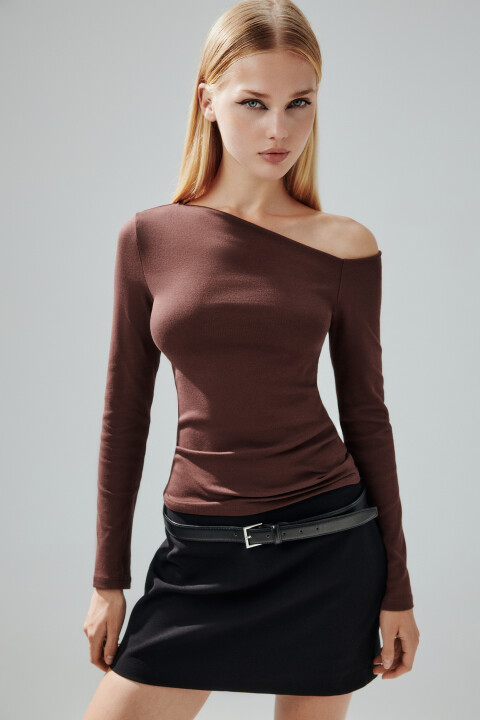 

Лонгслив асимметричный на одно плечо, Коричневый, Лонгслив асимметричный на одно плечо