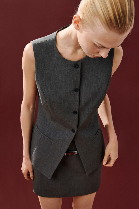 

Жилет приталенный с круглым вырезом, Серый, Жилет приталенный с круглым вырезом