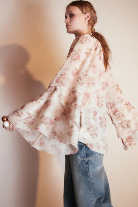 Блузка шифоновая с воланами