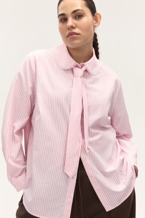 Блузка классическая с галстуком